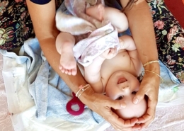 move birgit hug ayurvedische Babymassage